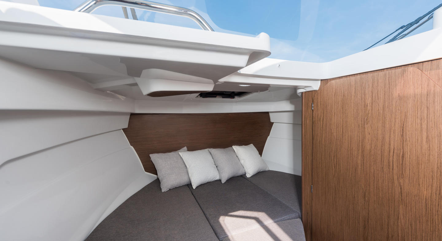Antares_7_Interior_04